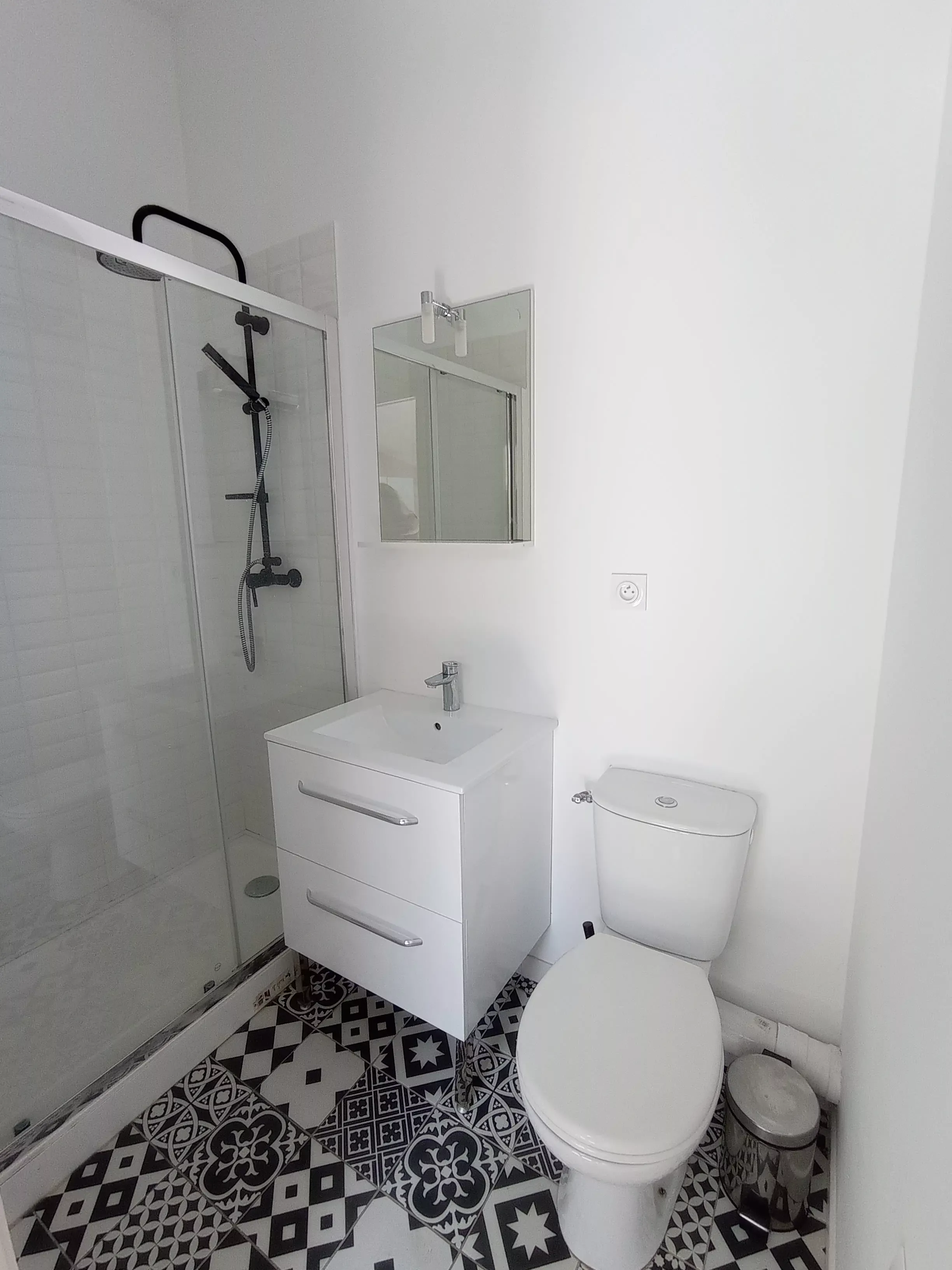 Photo 3 - T1 22 m² immeuble pierre Libourne centre