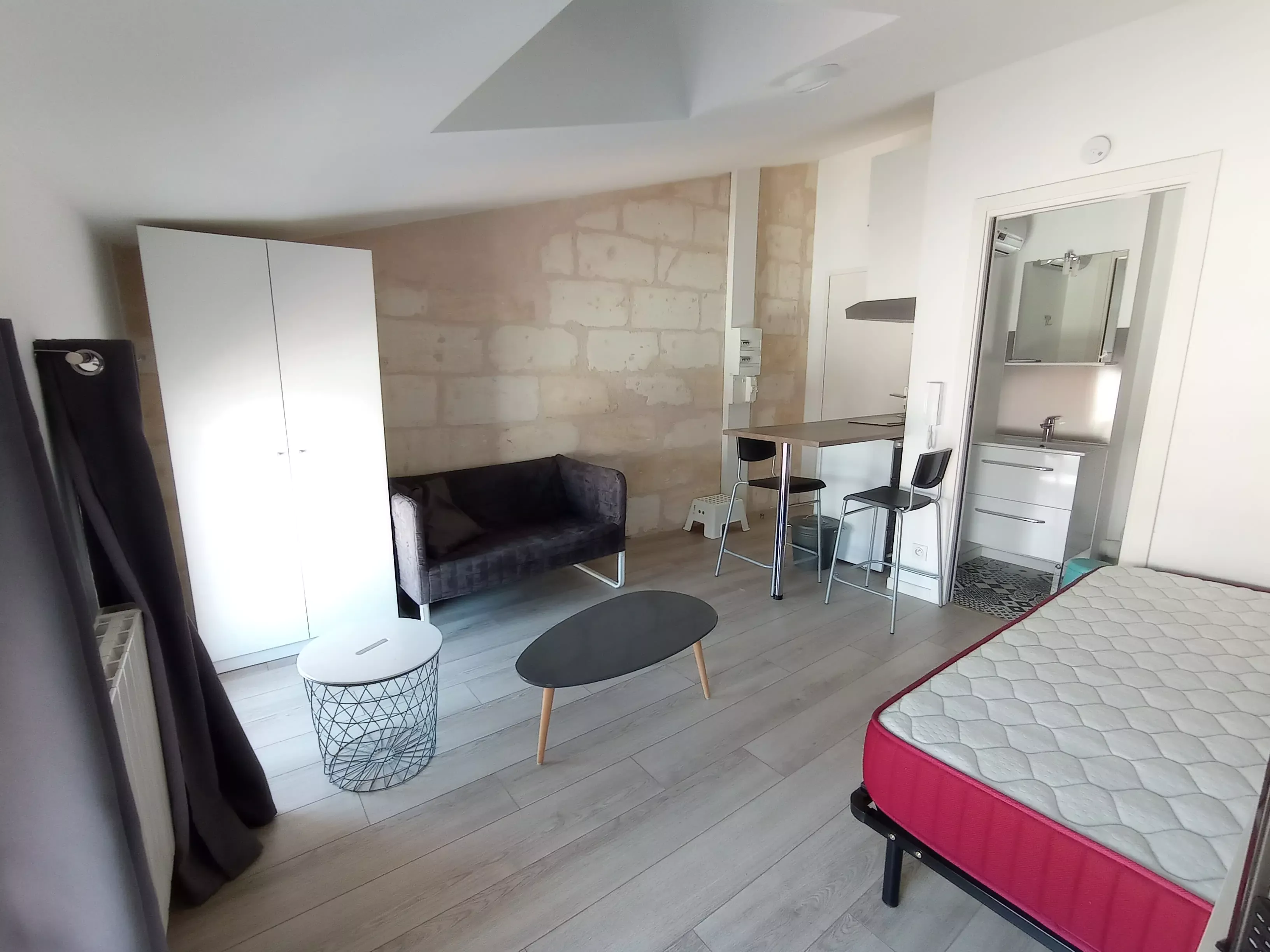Photo 8 - T1 22 m² immeuble pierre Libourne centre
